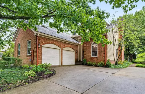 1040 Heather Hills Ln, Lexington, KY 40511