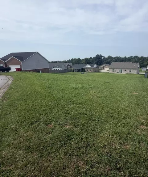 114 Persimmon Ridge Dr, Frankfort, KY 40601