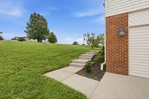 Exterior - 122 Saddle Brook Cir, Berea, KY 40403 photo 12 of 19