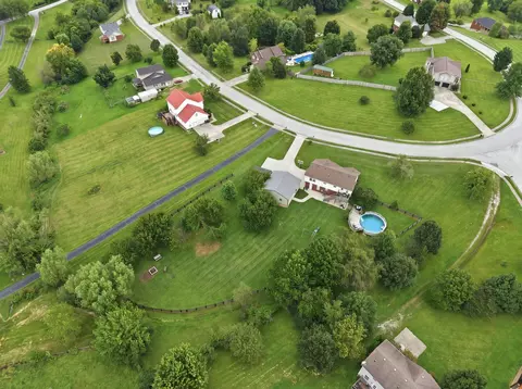 View/Area - 122 Saddle Brook Cir, Berea, KY 40403 photo 6 of 9