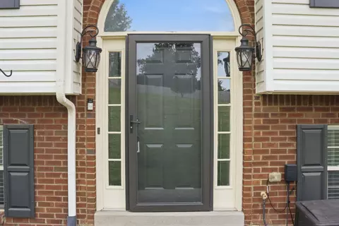 Entry Way - 122 Saddle Brook Cir, Berea, KY 40403 photo 1 of 6