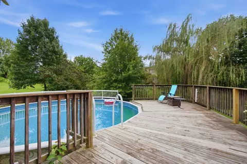 Exterior - 122 Saddle Brook Cir, Berea, KY 40403 photo 8 of 19
