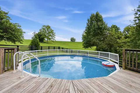 Exterior - 122 Saddle Brook Cir, Berea, KY 40403 photo 9 of 19
