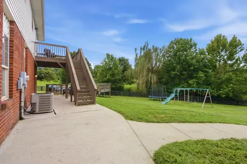 Exterior - 122 Saddle Brook Cir, Berea, KY 40403 photo 6 of 19