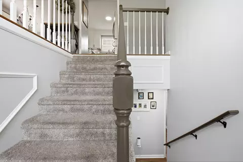 Entry Way - 122 Saddle Brook Cir, Berea, KY 40403 photo 2 of 6