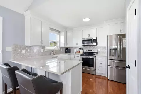 Kitchen - 122 Saddle Brook Cir, Berea, KY 40403 photo 1 of 4