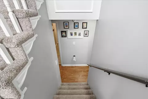 Entry Way - 122 Saddle Brook Cir, Berea, KY 40403 photo 6 of 6