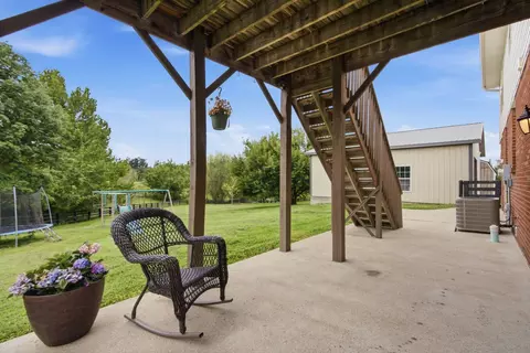 Exterior - 122 Saddle Brook Cir, Berea, KY 40403 photo 7 of 19