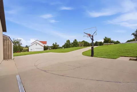 Exterior - 122 Saddle Brook Cir, Berea, KY 40403 photo 13 of 19