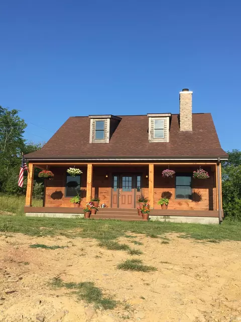 726 Old Brown Rd, Salvisa, KY 40372