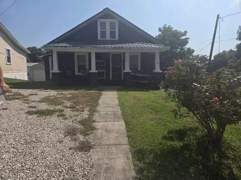 805 Poplar St, Ravenna, KY 40472
