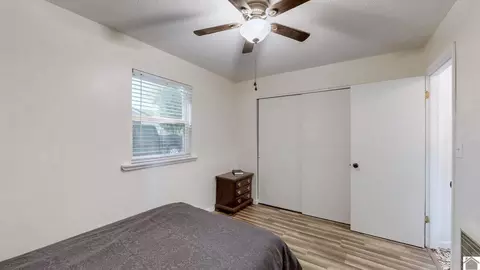 Bedroom - 80 Windjammer Pl, Hardin, KY 42048 photo 3 of 3