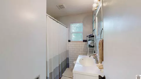 Bath - 80 Windjammer Pl, Hardin, KY 42048 photo 2 of 2