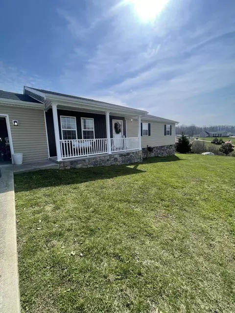 Exterior - 25 Hickory Hill Dr, Corbin, KY 40701 photo 3 of 10