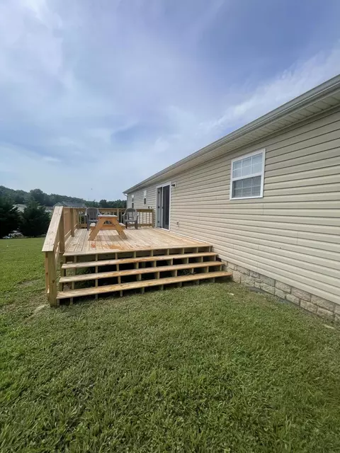 Exterior - 25 Hickory Hill Dr, Corbin, KY 40701 photo 7 of 10