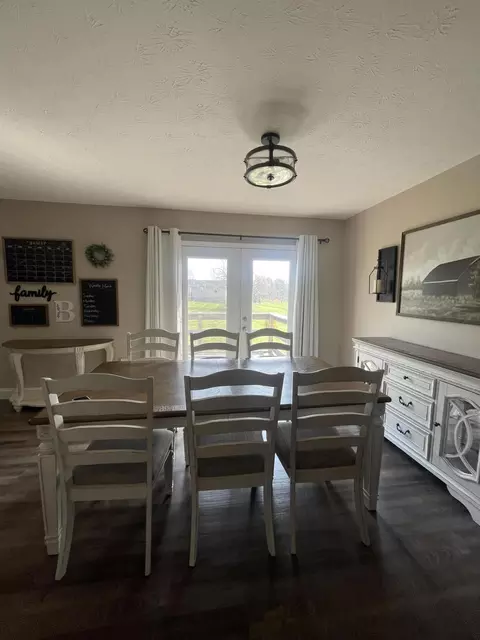 Dining - 25 Hickory Hill Dr, Corbin, KY 40701 photo 1 of 3