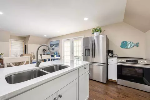 Kitchen - 170 E Main St, Paris, KY 40361 photo 5 of 5