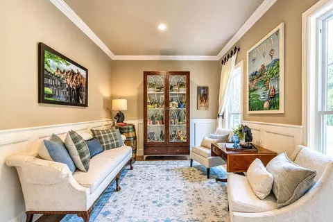 Living - 170 E Main St, Paris, KY 40361 photo 2 of 5