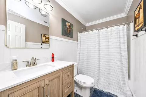 Bath - 170 E Main St, Paris, KY 40361 photo 5 of 7