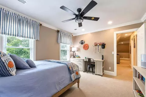 Bedroom - 170 E Main St, Paris, KY 40361 photo 4 of 11