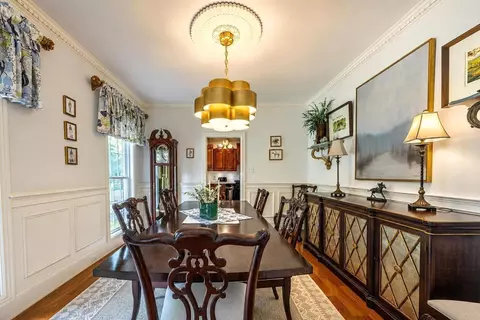 Dining - 170 E Main St, Paris, KY 40361 photo 3 of 3