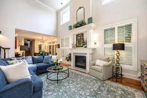 Living - 170 E Main St, Paris, KY 40361 photo 1 of 5