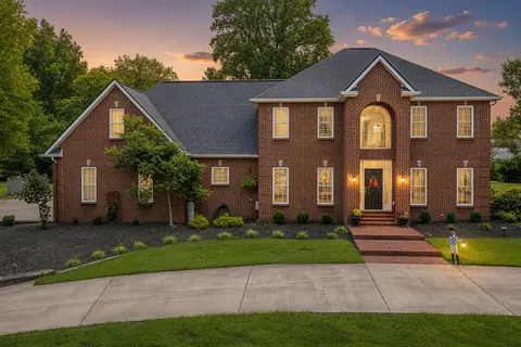 Exterior - 170 E Main St, Paris, KY 40361 photo 3 of 14