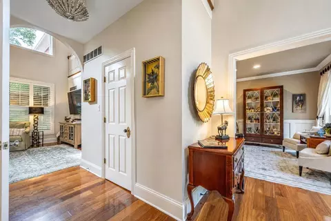 Entry Way - 170 E Main St, Paris, KY 40361 photo 3 of 16