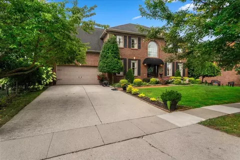 3442 Chestnut Hill Ln, Lexington, KY 40509