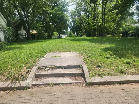 1704 S Campbell St, Hopkinsville, KY 42240