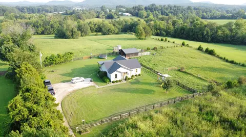 7121 Camargo Levee Rd, Jeffersonville, KY 40337