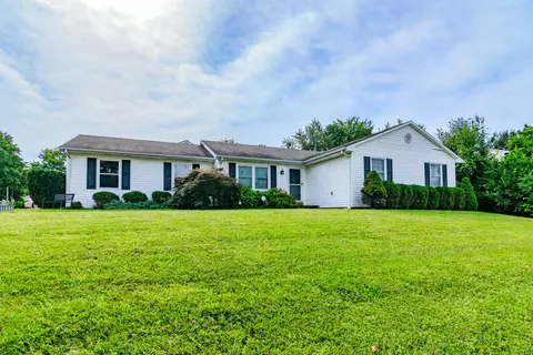 384 Stone Creek Dr, Lexington, KY 40503