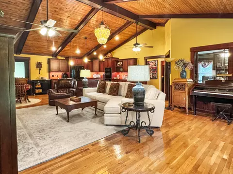 Living - 96 Cedar Glen Ct, Murray, KY 42071 photo 1 of 4