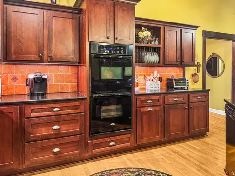 Kitchen - 96 Cedar Glen Ct, Murray, KY 42071 photo 4 of 5