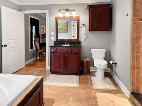 Bath - 96 Cedar Glen Ct, Murray, KY 42071 photo 9 of 11