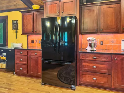 Kitchen - 96 Cedar Glen Ct, Murray, KY 42071 photo 3 of 5