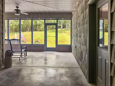 Exterior - 96 Cedar Glen Ct, Murray, KY 42071 photo 6 of 12