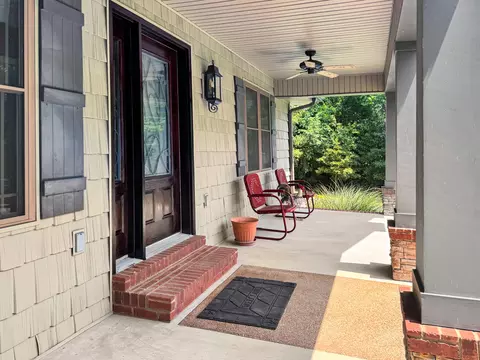 Exterior - 96 Cedar Glen Ct, Murray, KY 42071 photo 4 of 12