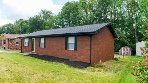 Exterior - 1029 Cardinal Dr, Corbin, KY 40701 photo 3 of 9