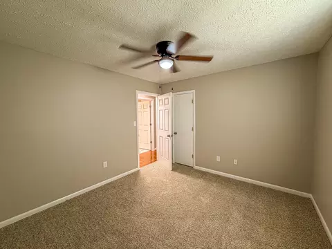 Bedroom - 1029 Cardinal Dr, Corbin, KY 40701 photo 2 of 6