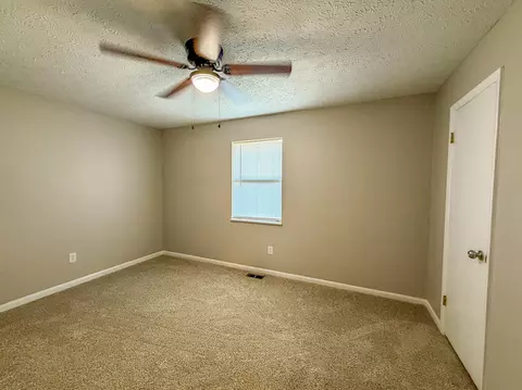 Bedroom - 1029 Cardinal Dr, Corbin, KY 40701 photo 5 of 6