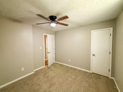 Bedroom - 1029 Cardinal Dr, Corbin, KY 40701 photo 3 of 6