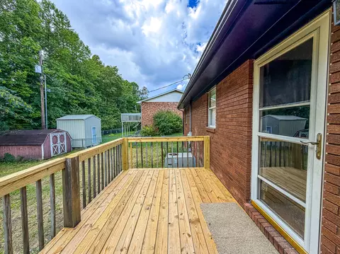 Exterior - 1029 Cardinal Dr, Corbin, KY 40701 photo 8 of 9