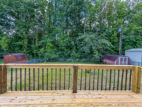 Exterior - 1029 Cardinal Dr, Corbin, KY 40701 photo 7 of 9