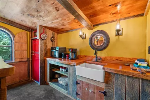 Kitchen - 554 Cliffview Rd, Campton, KY 41301 photo 3 of 5