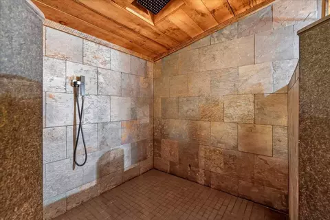 Bath - 554 Cliffview Rd, Campton, KY 41301 photo 1 of 3
