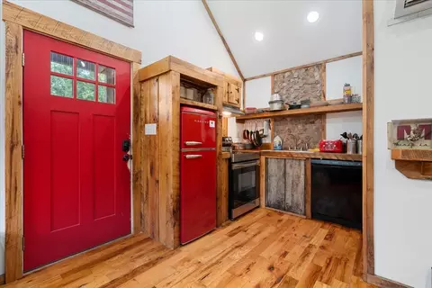 Kitchen - 554 Cliffview Rd, Campton, KY 41301 photo 4 of 5