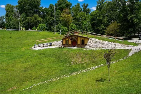 Exterior - 554 Cliffview Rd, Campton, KY 41301 photo 9 of 24