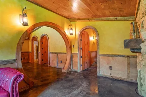 Entry Way - 554 Cliffview Rd, Campton, KY 41301 photo 4 of 15