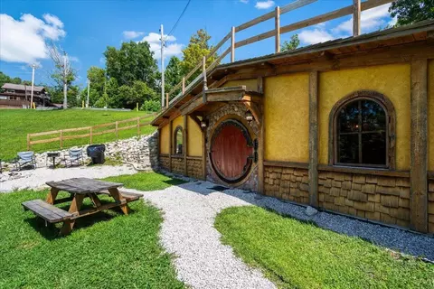 Exterior - 554 Cliffview Rd, Campton, KY 41301 photo 1 of 24